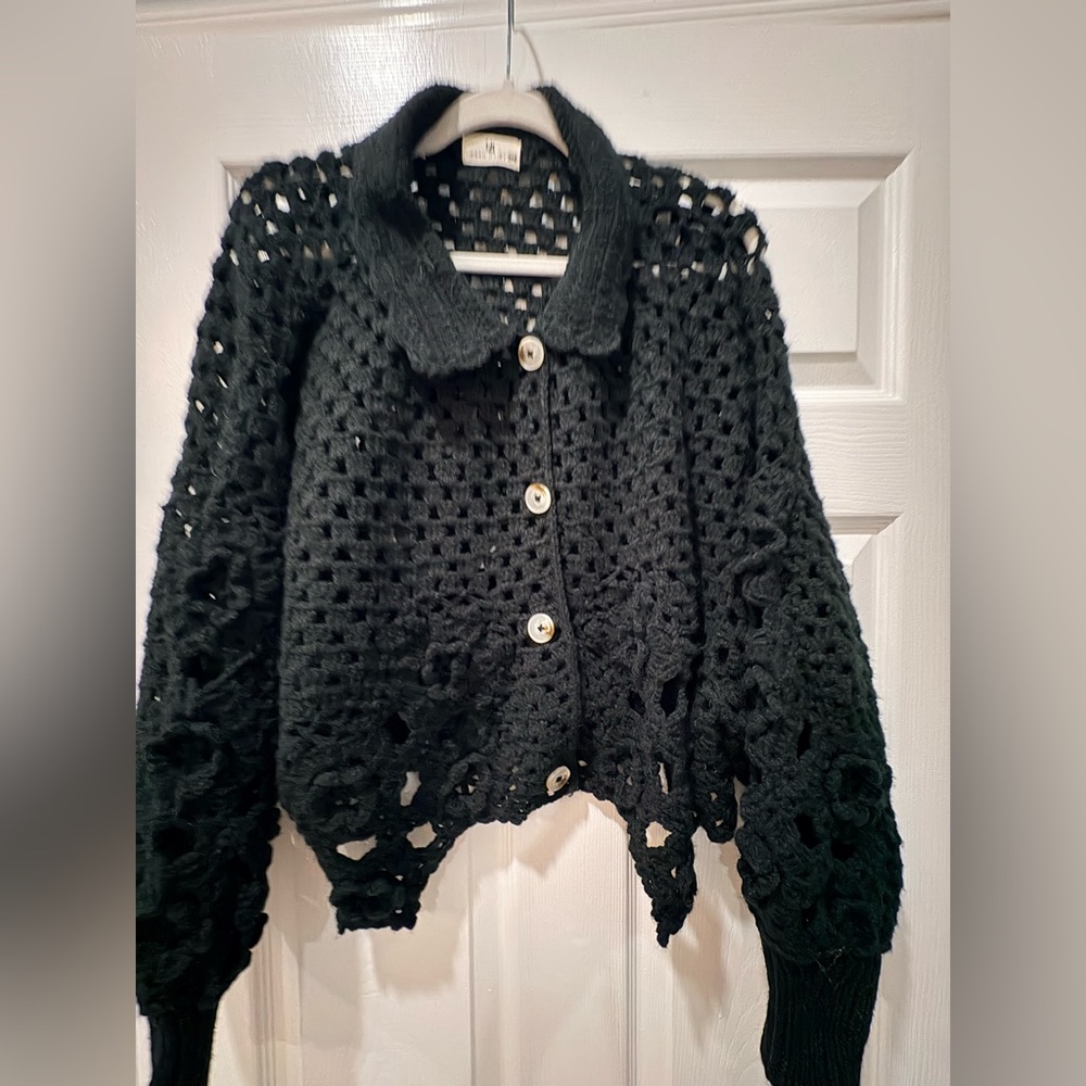 Never Worn Size SMALL-MEDIUM Urban Daizy Crochet Cardigan – Black  ✨